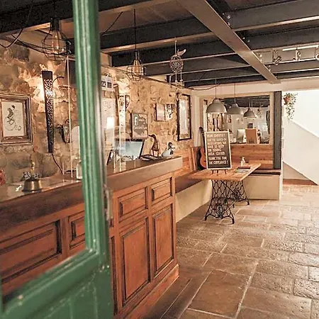 Casa Da Madalena Backpackers *