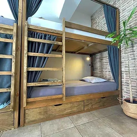 Casa Da Madalena Backpackers אכסניה *